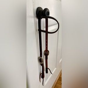 Single ear headstall